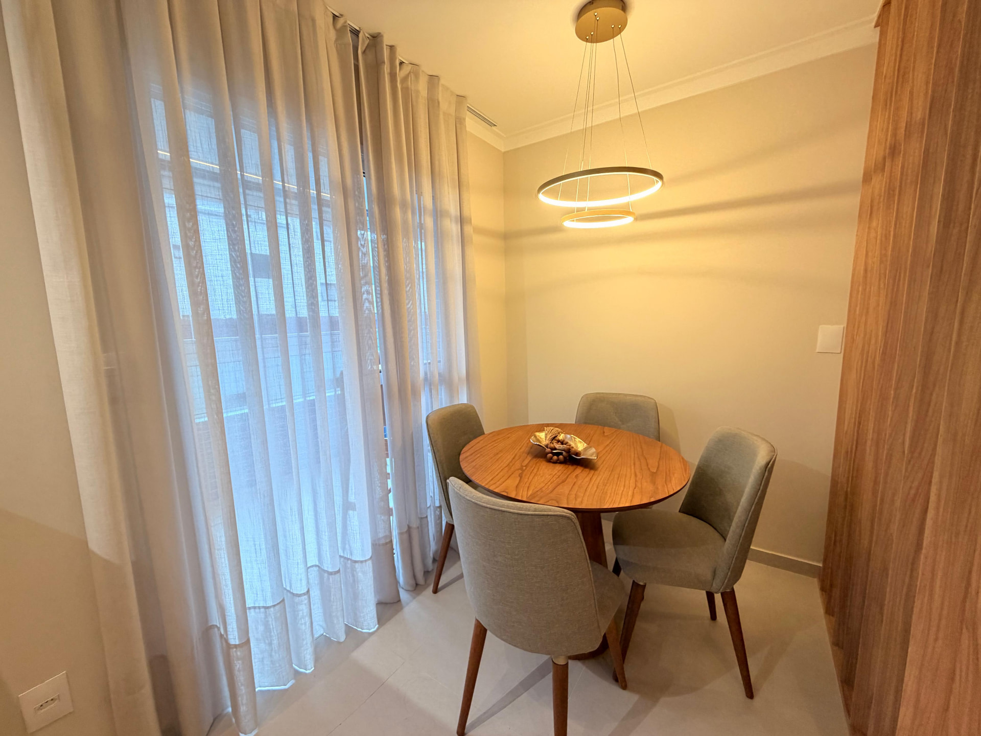 Sala de jantar do apartamento decorado